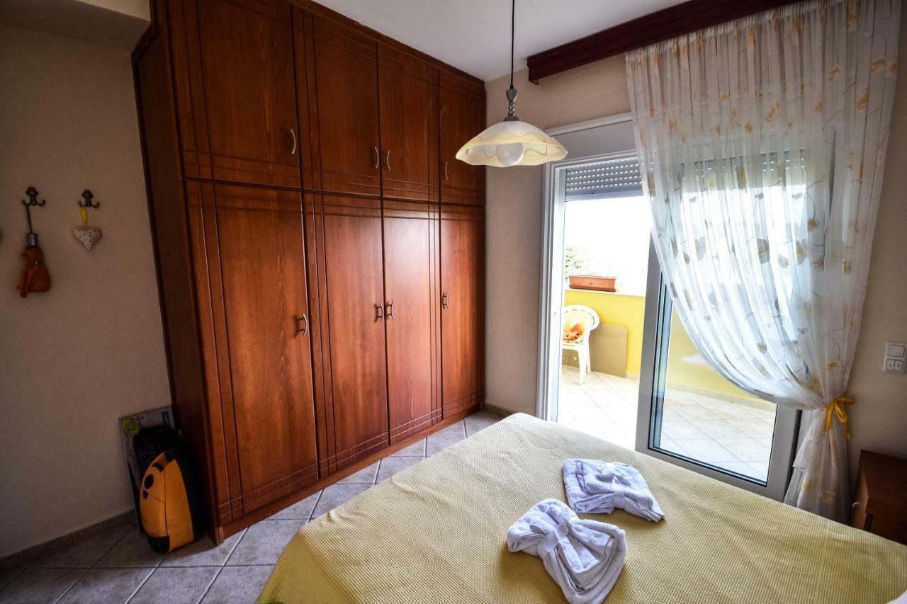 Martha'S Villa Nea Iraklitsa Dış mekan fotoğraf
